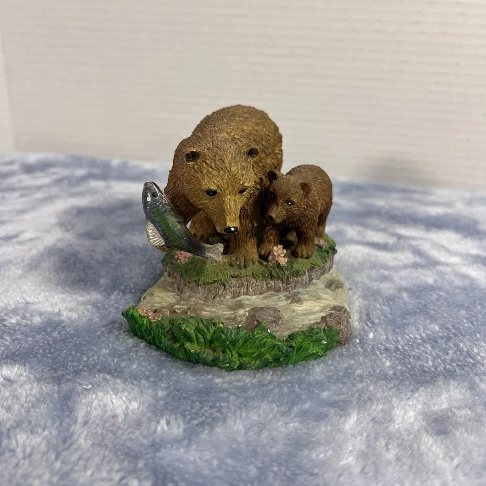 Vintage‎ Russ Berrie Grizzly Bear Mom & Cub Fishing Collectible. Item 14651